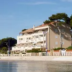 Studio Residence Bona, Vue Hippodrome Et Mer, Clim